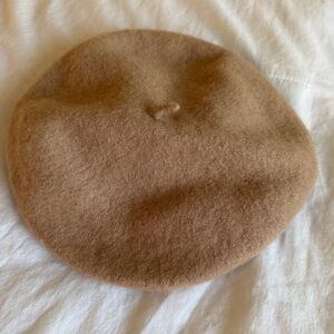 Classic Wool Beret in Camel